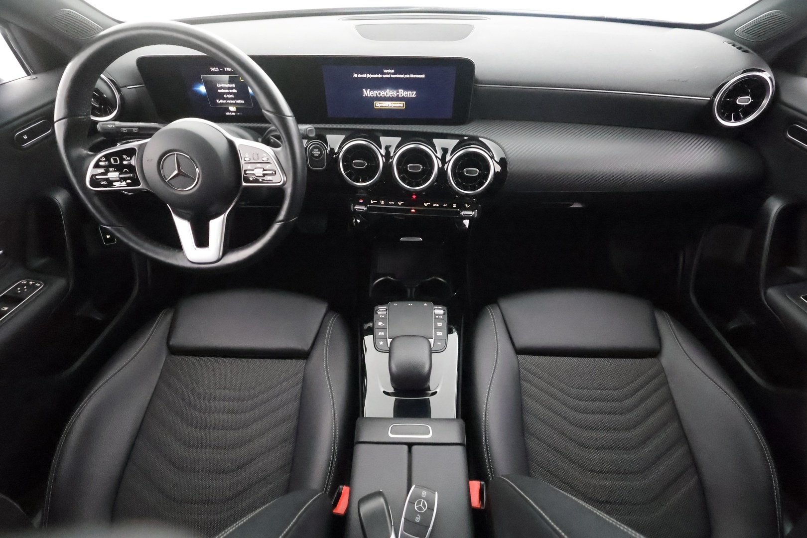 MERCEDES-BENZ A 2021