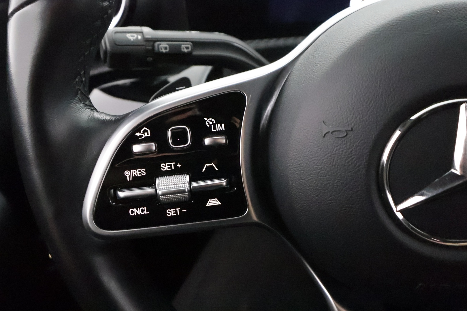 MERCEDES-BENZ A 2021