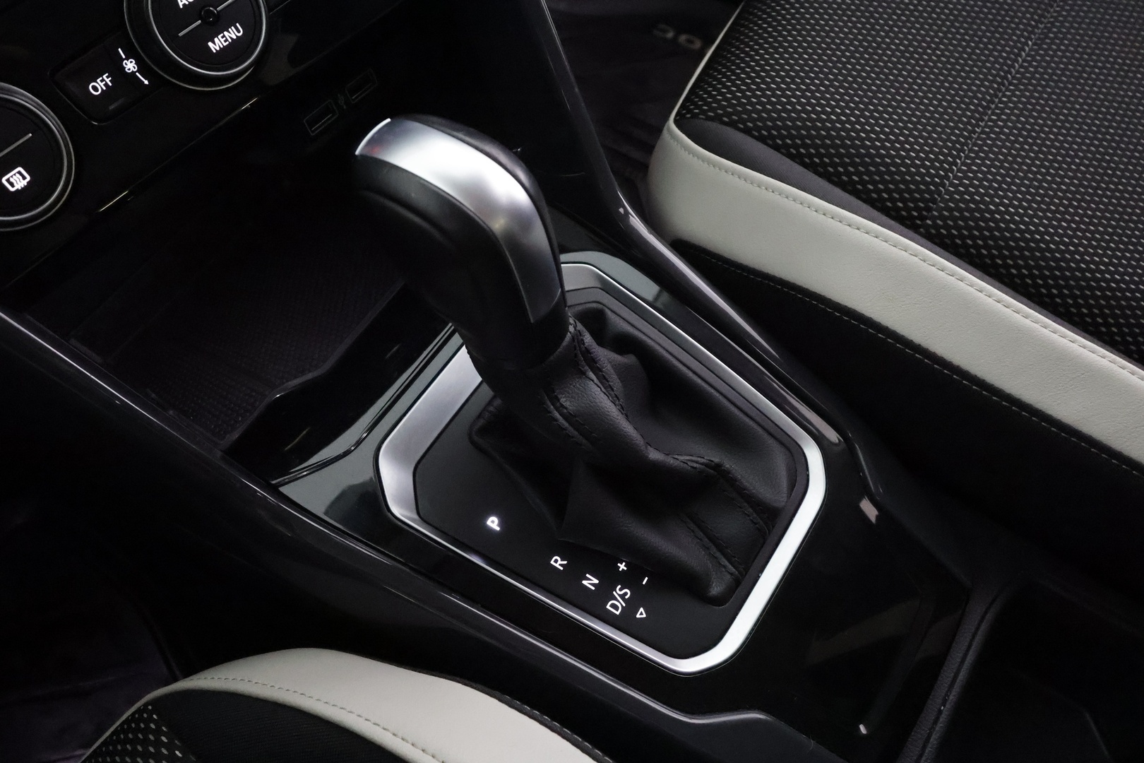 VOLKSWAGEN T-Roc 2020