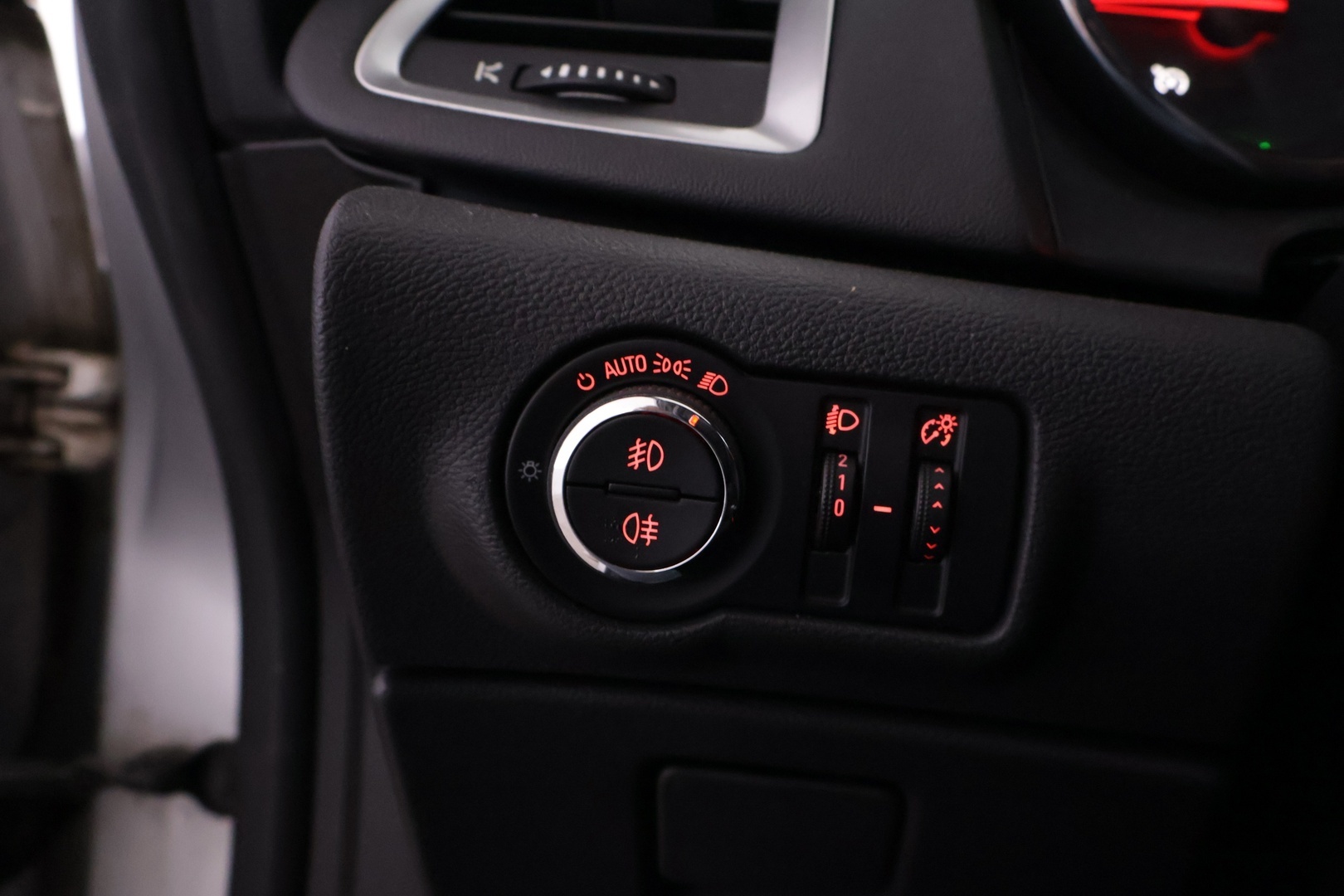 OPEL Astra 2011