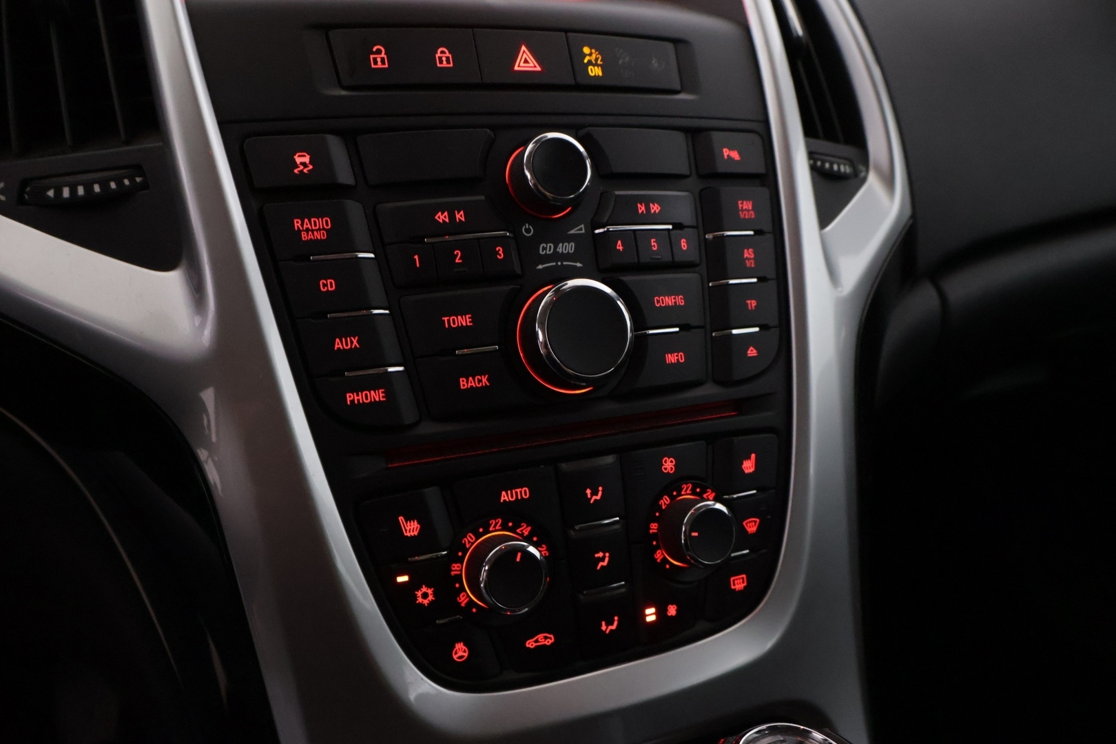 OPEL Astra 2011