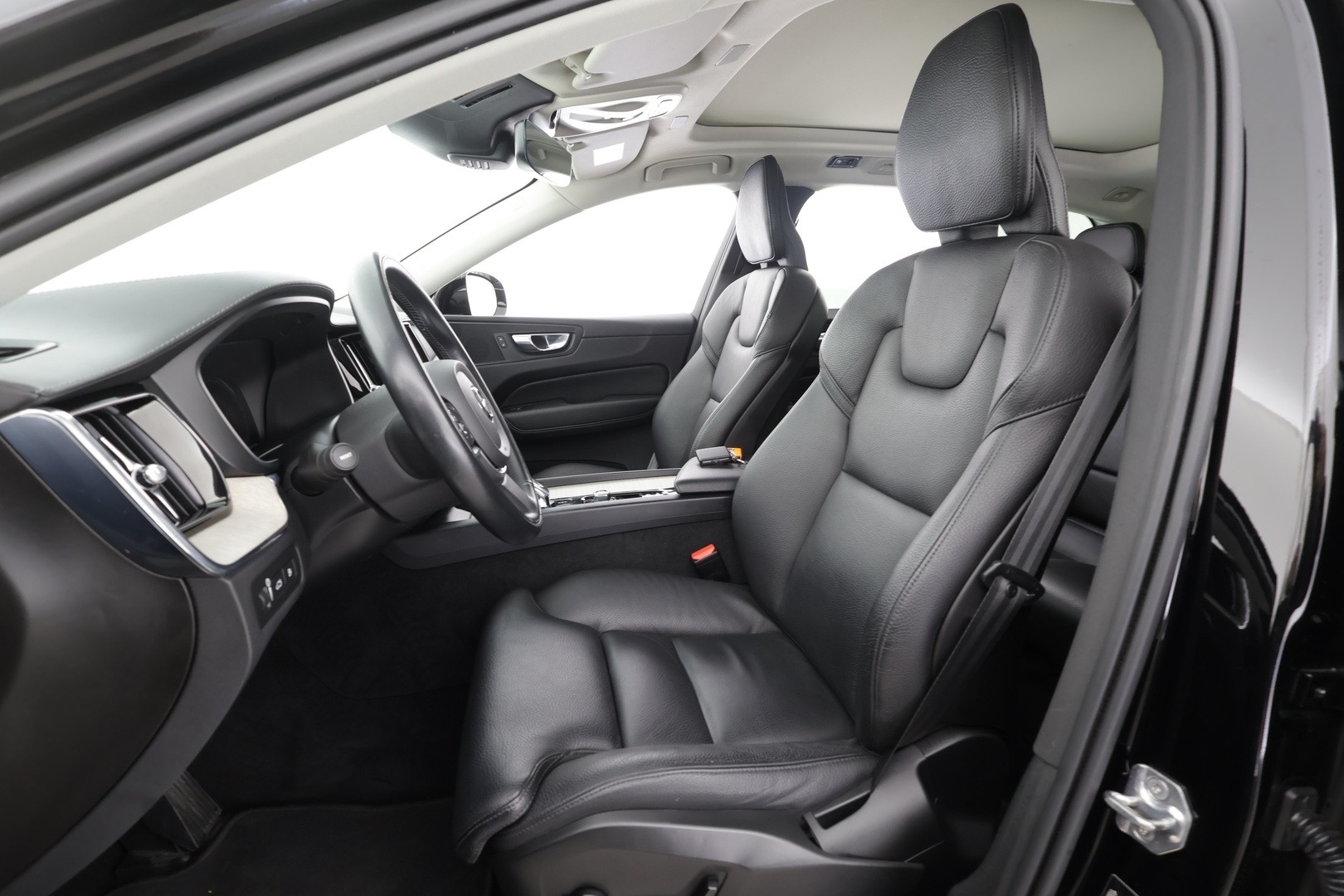 VOLVO XC60 2021