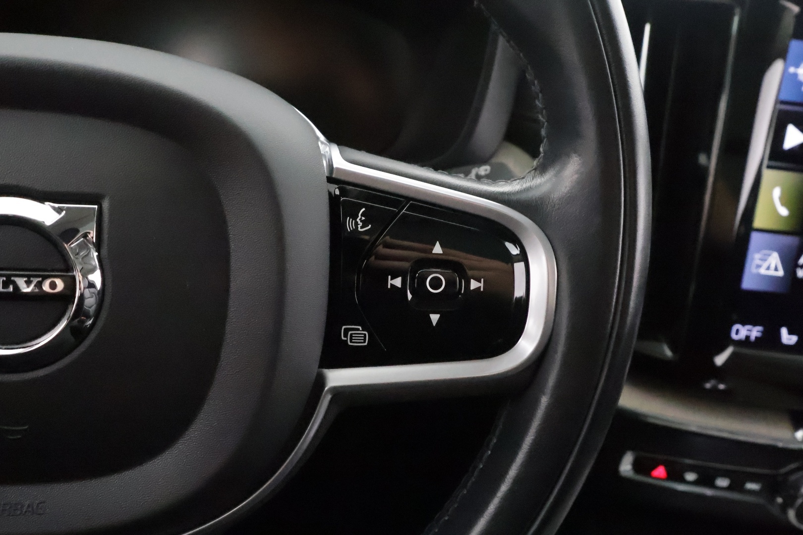 VOLVO XC60 2021