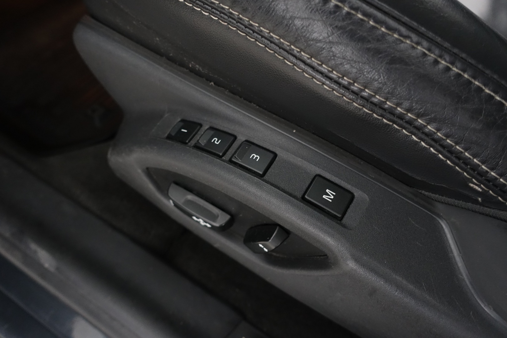 VOLVO XC60 2011