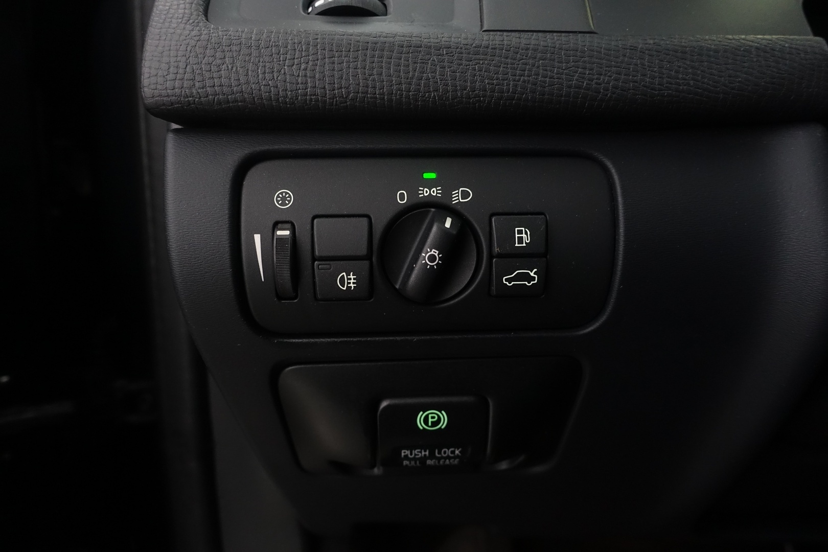 VOLVO XC60 2011