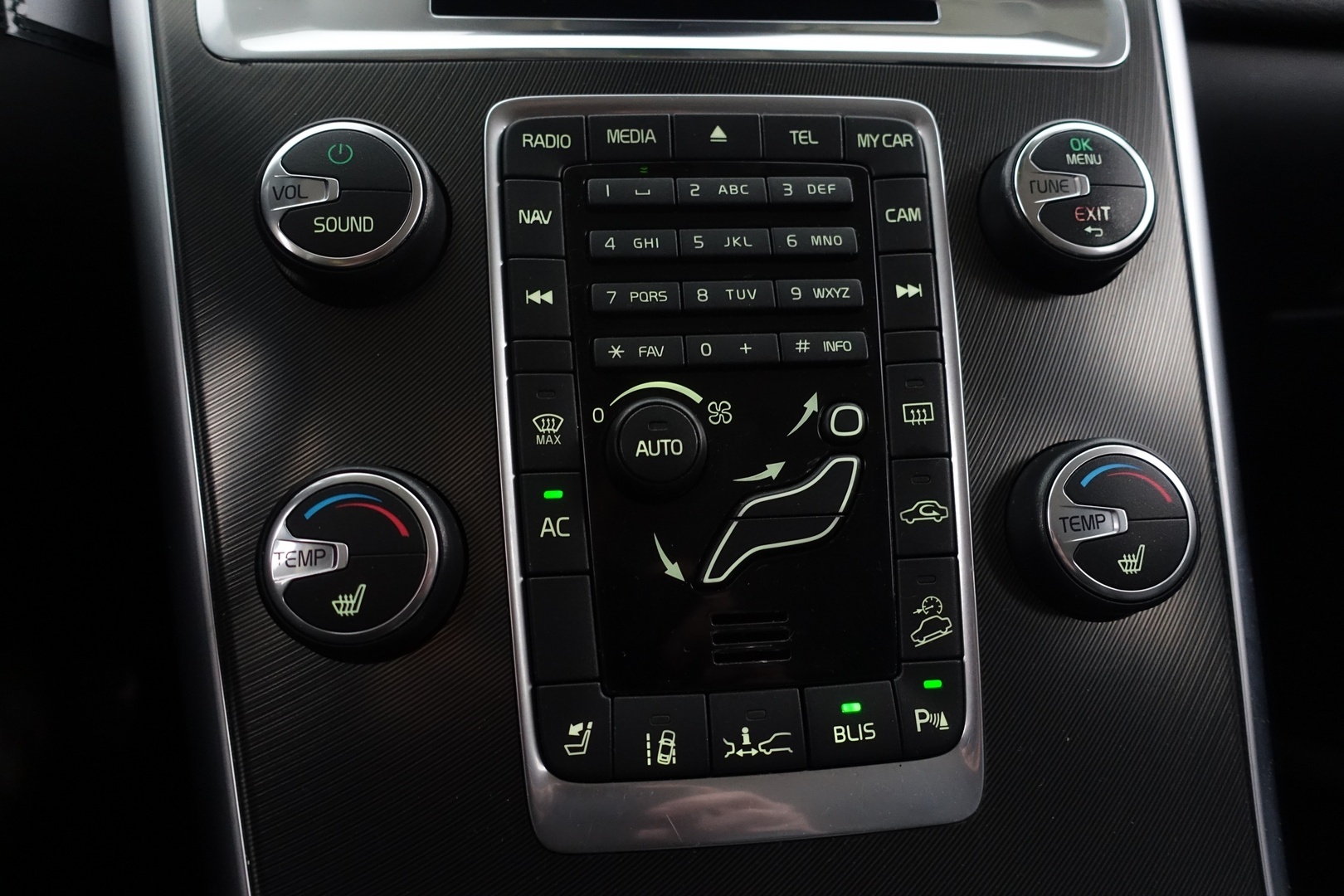 VOLVO XC60 2011