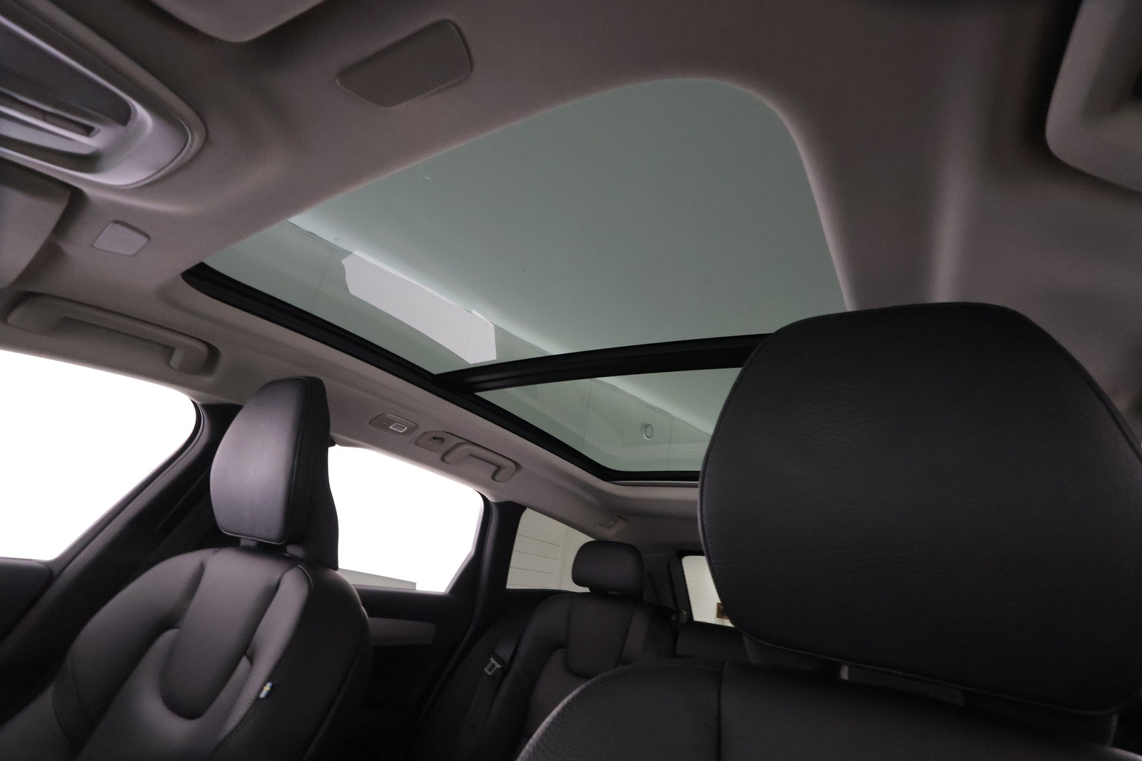 VOLVO V90 2023