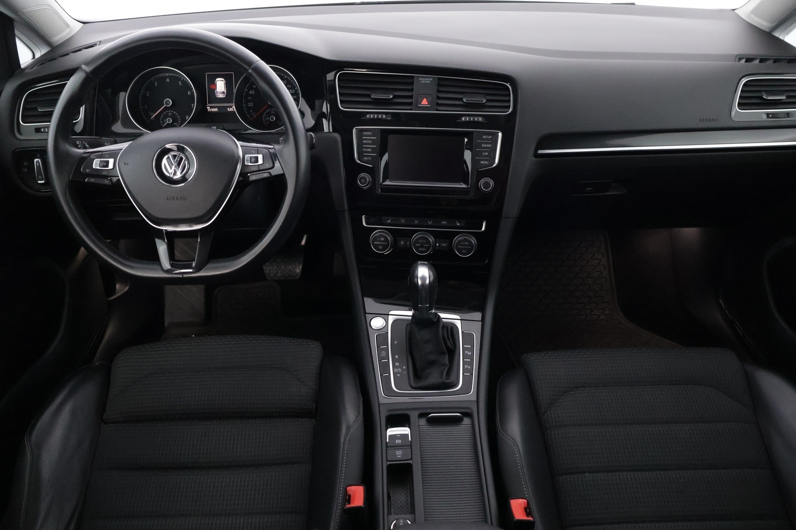 VOLKSWAGEN Golf 2014