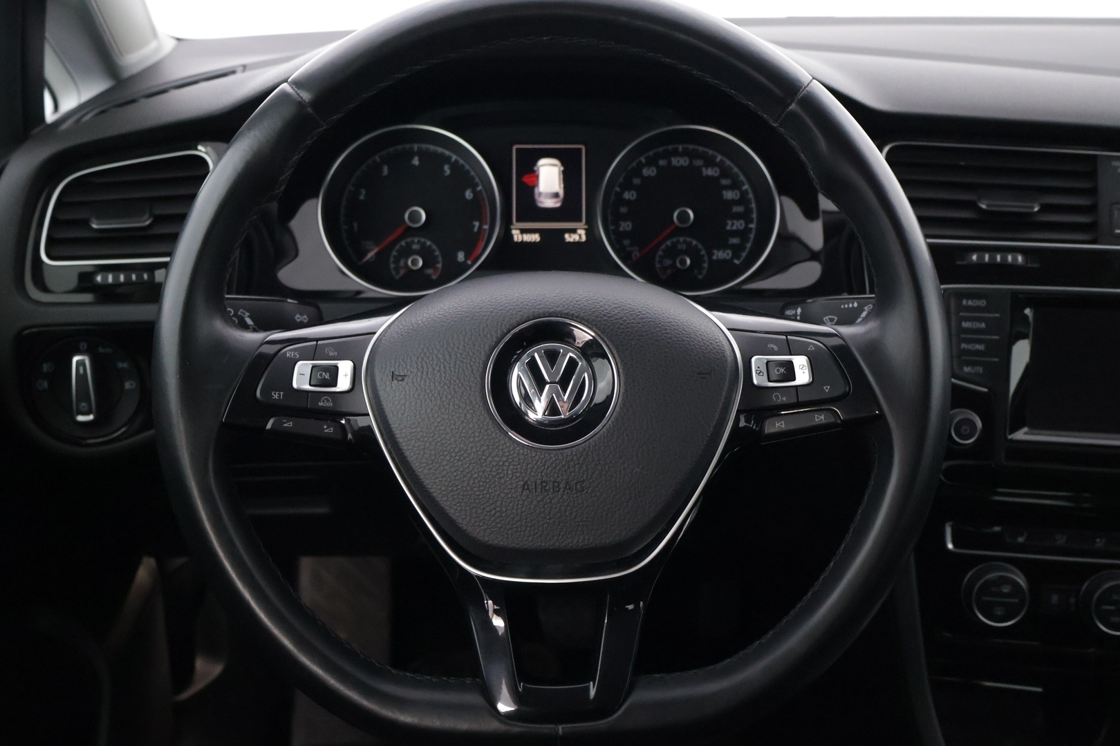VOLKSWAGEN Golf 2014