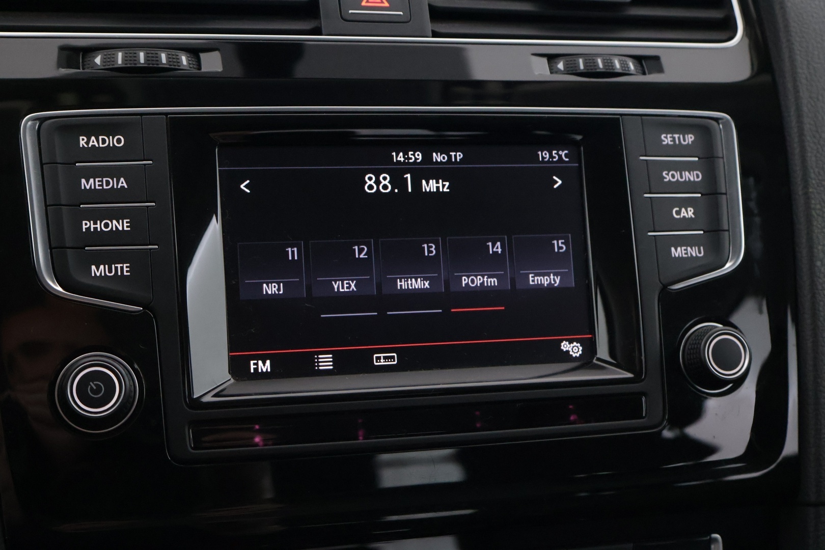 VOLKSWAGEN Golf 2014