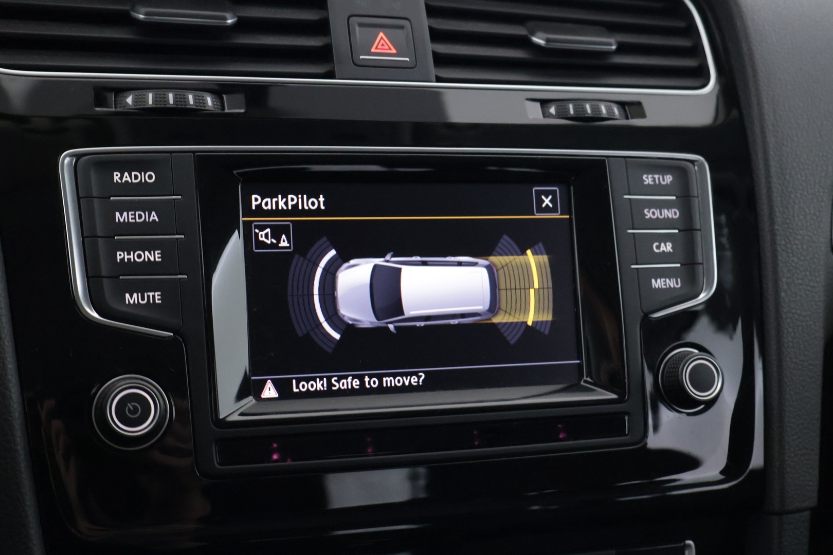 VOLKSWAGEN Golf 2014