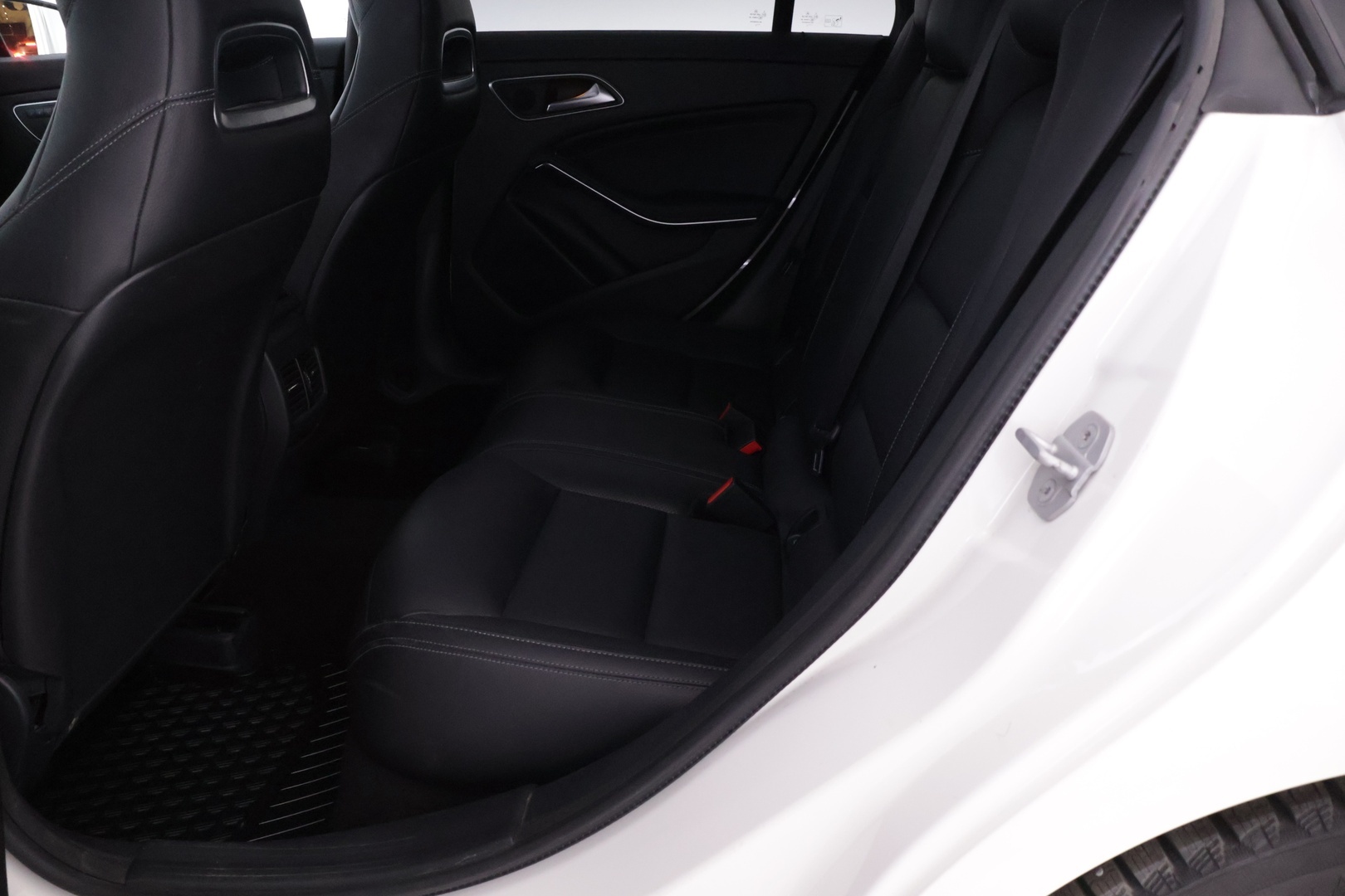 MERCEDES-BENZ CLA 2016
