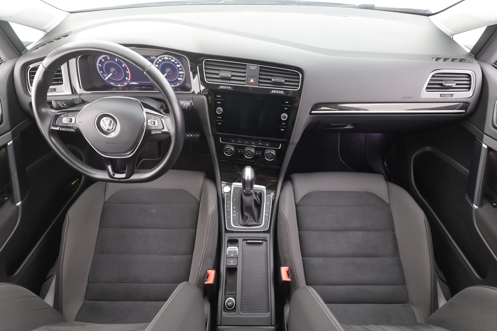VOLKSWAGEN Golf 2019