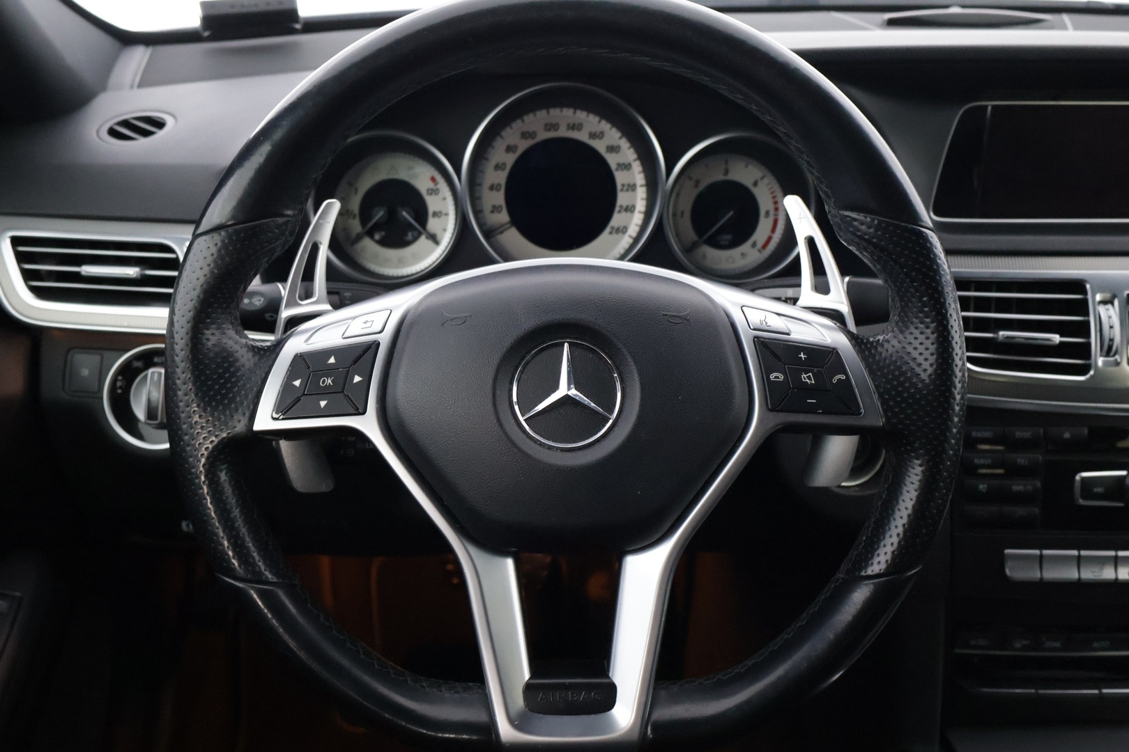 MERCEDES-BENZ E 2013