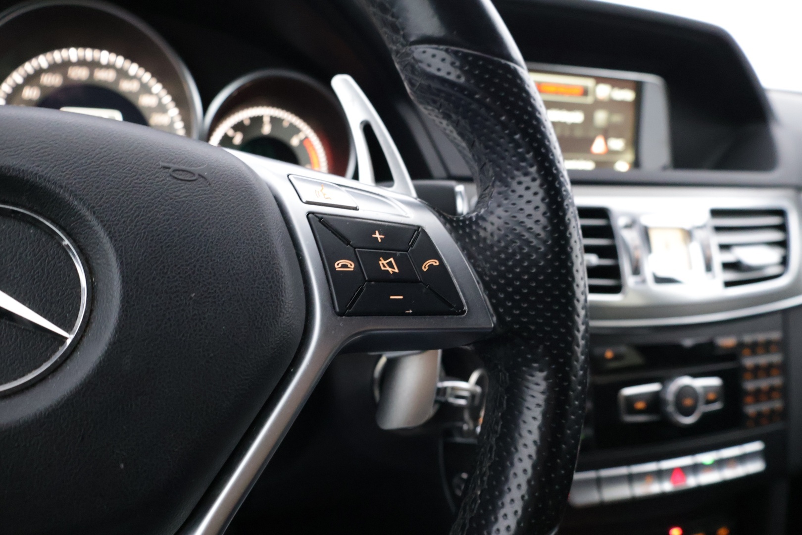 MERCEDES-BENZ E 2013