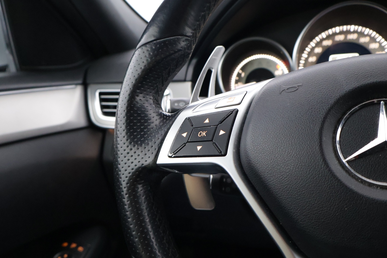 MERCEDES-BENZ E 2013