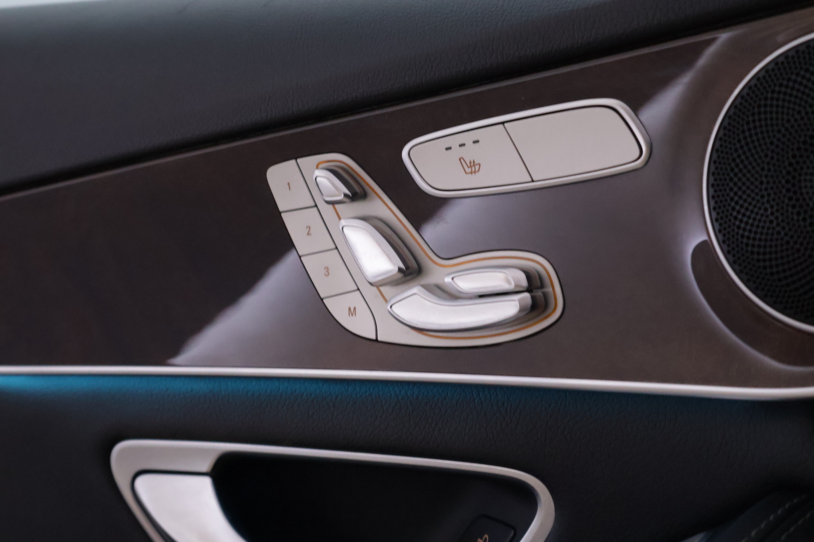 MERCEDES-BENZ C 2016