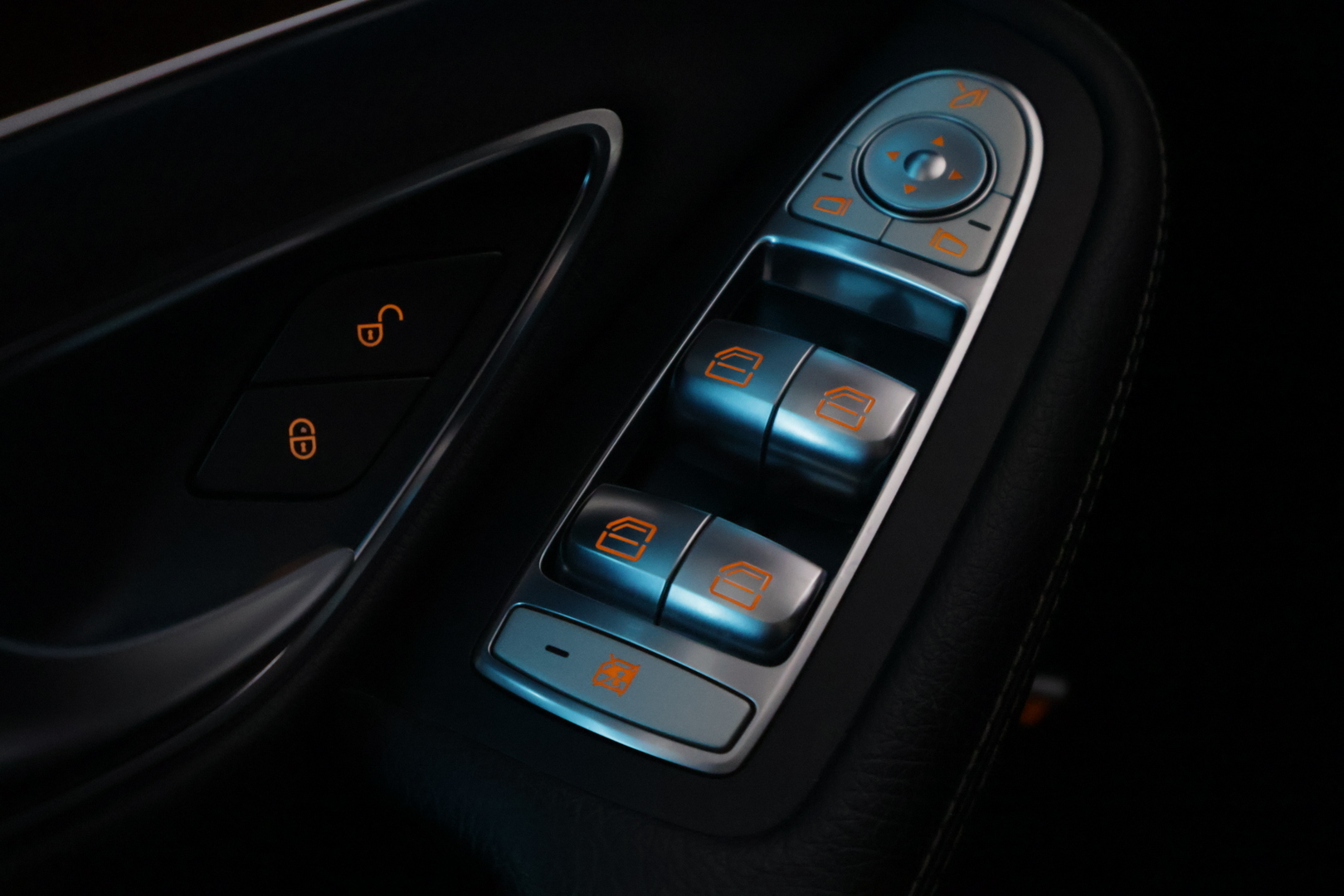 MERCEDES-BENZ C 2016