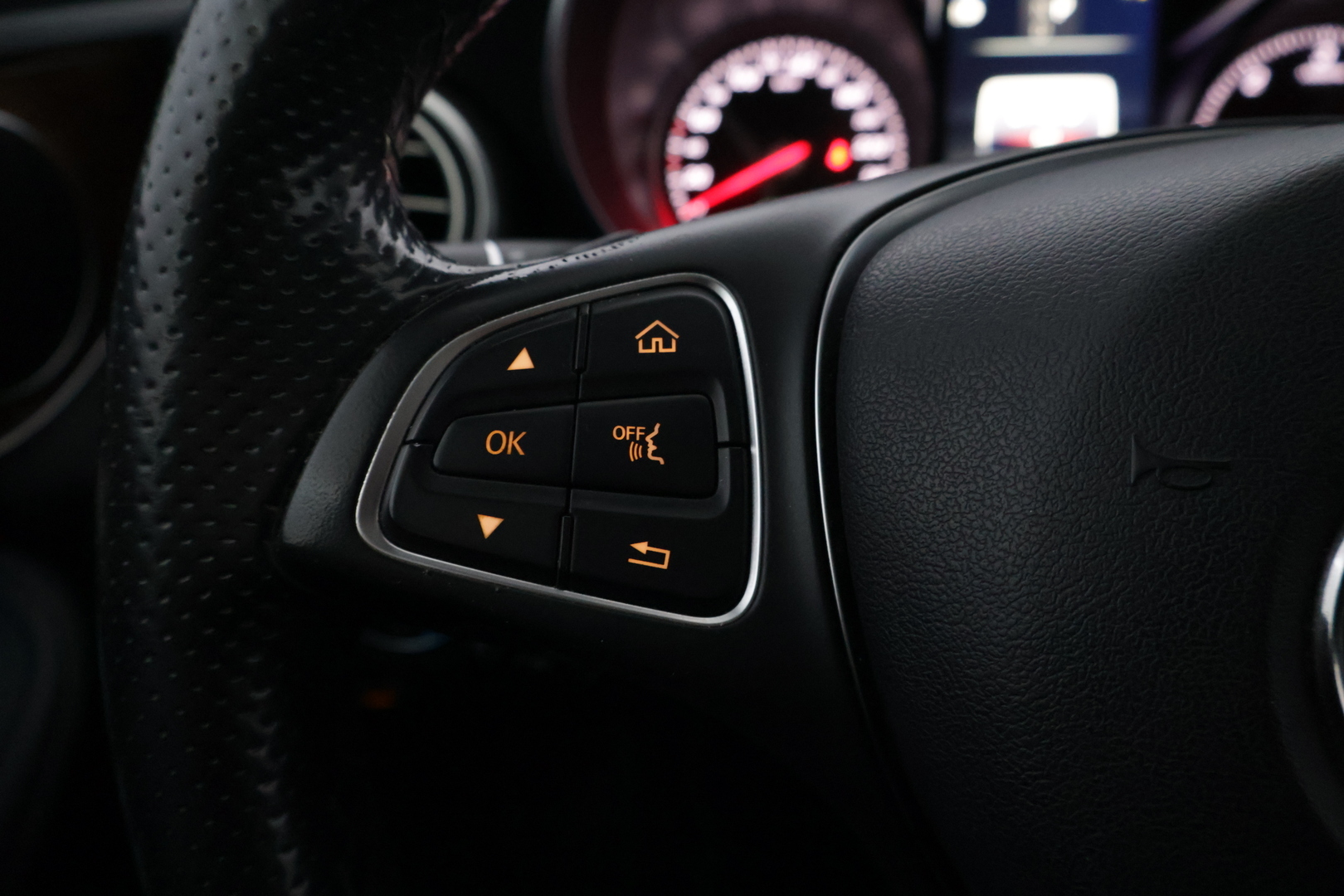 MERCEDES-BENZ C 2016