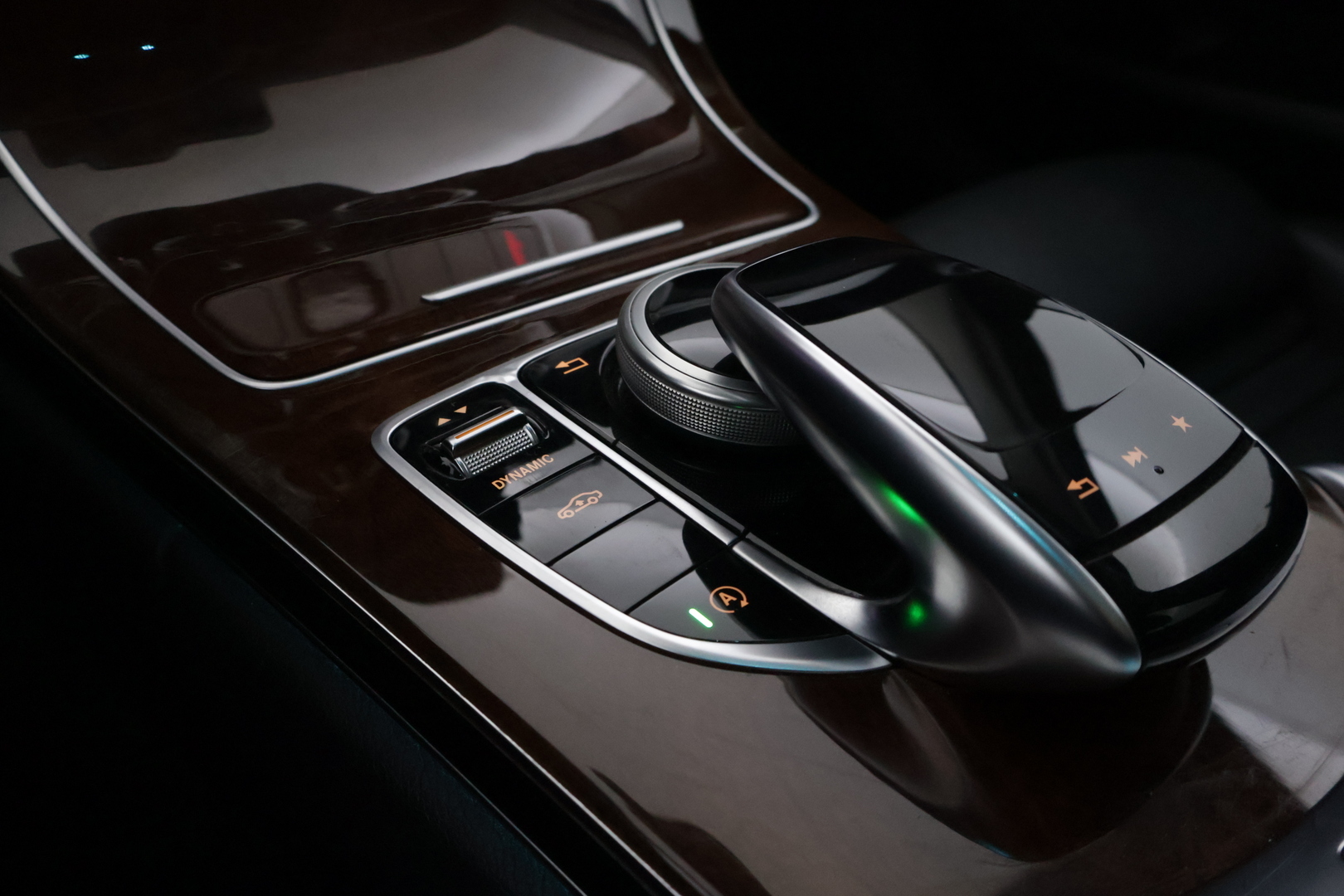 MERCEDES-BENZ C 2016