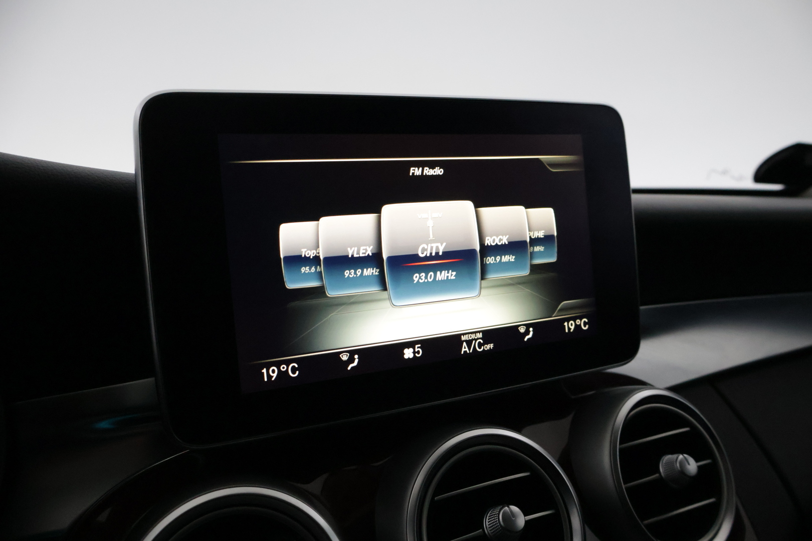 MERCEDES-BENZ C 2016