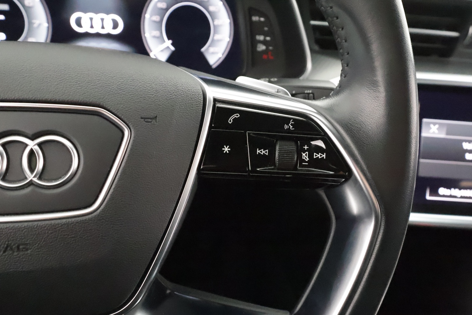 AUDI A6 2021