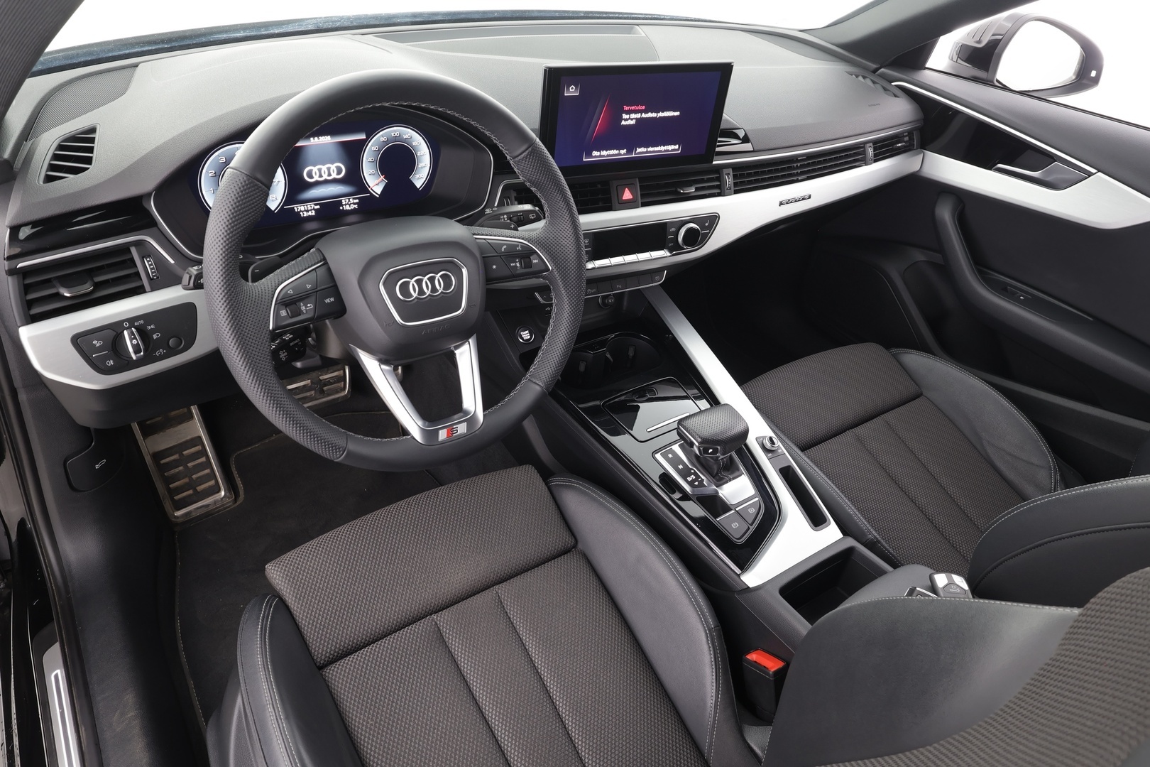 AUDI A4 2022