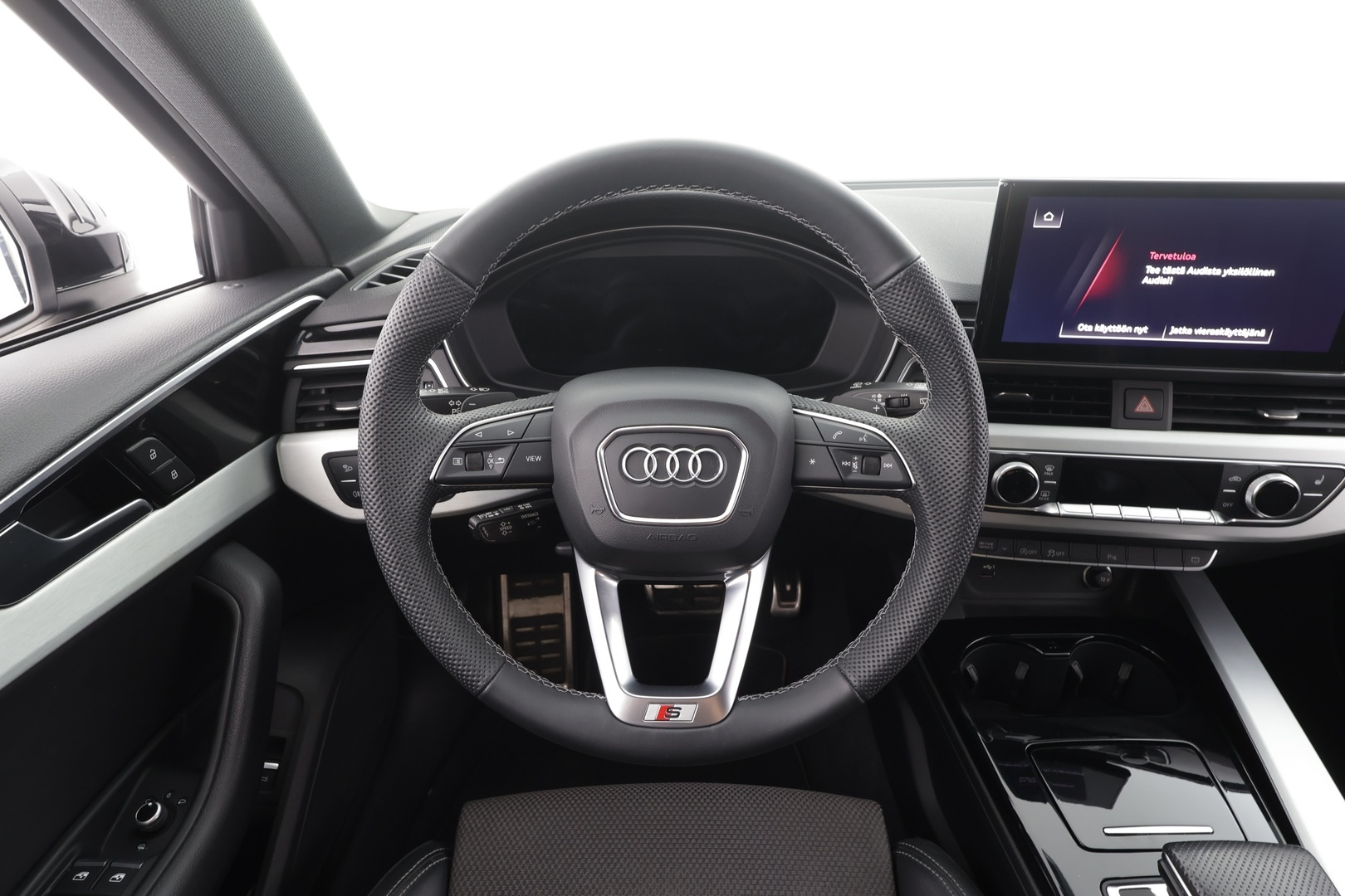 AUDI A4 2022