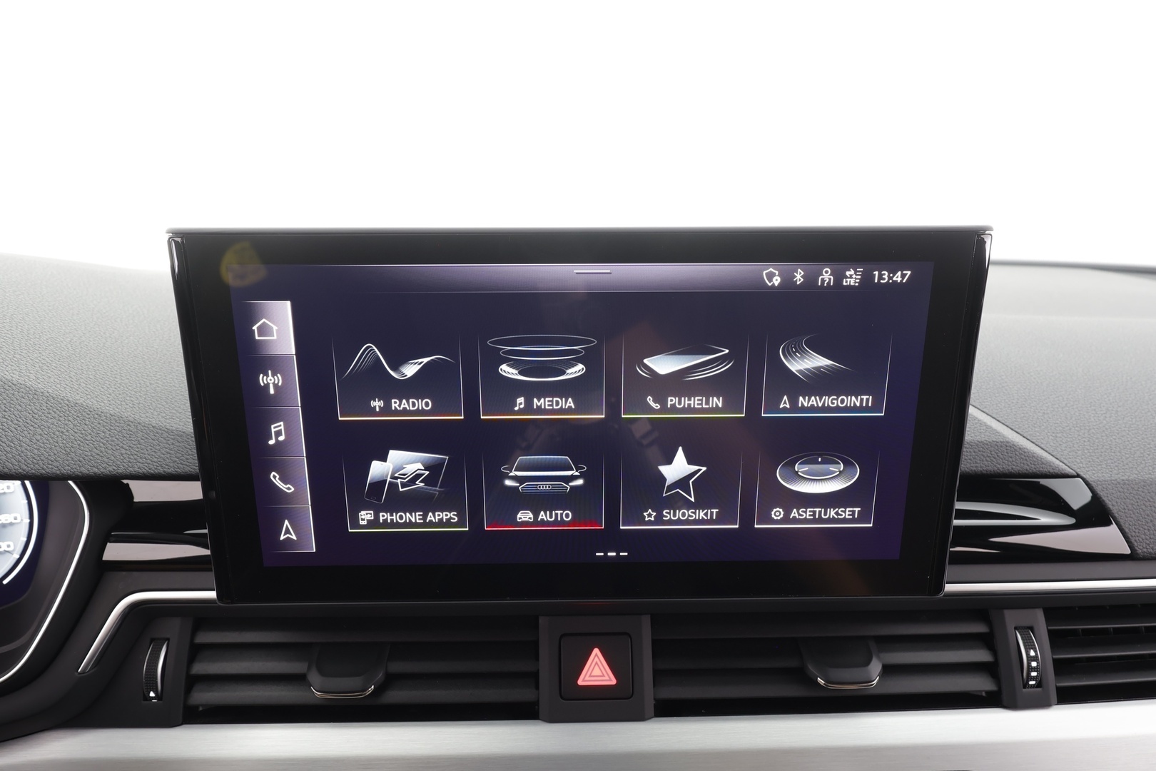AUDI A4 2022
