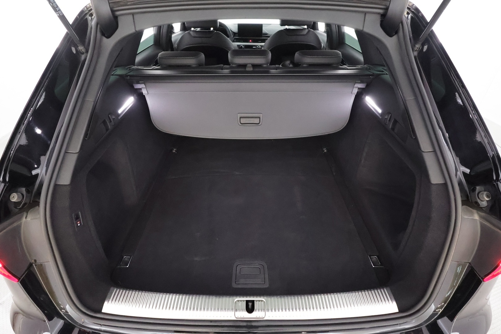 AUDI A4 2022