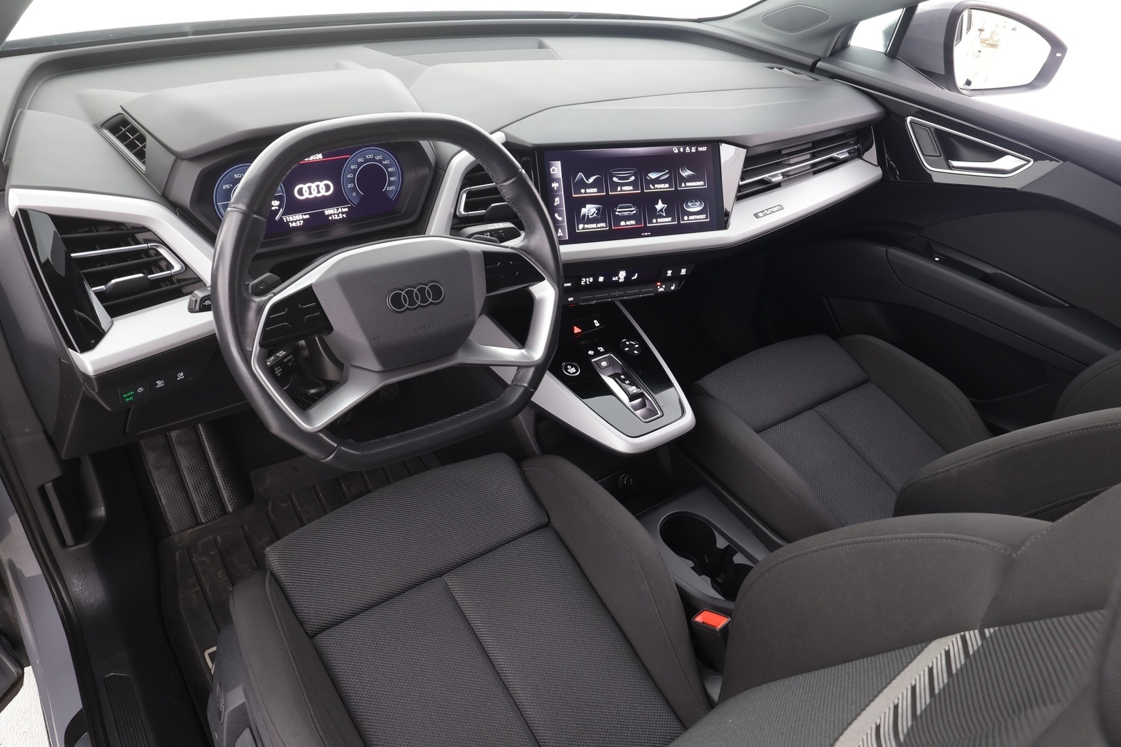 AUDI Q4 e-tron 2022