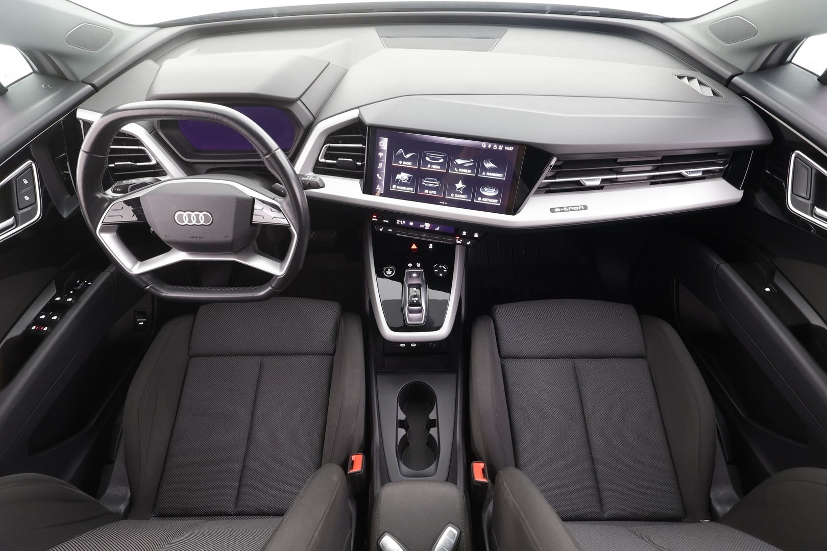 AUDI Q4 e-tron 2022