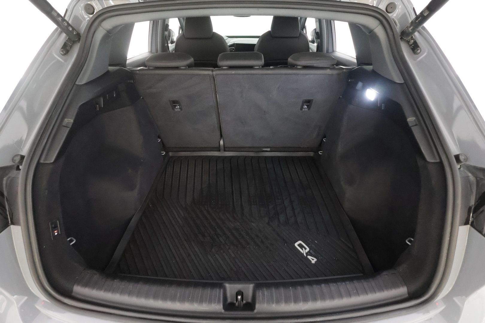AUDI Q4 e-tron 2022
