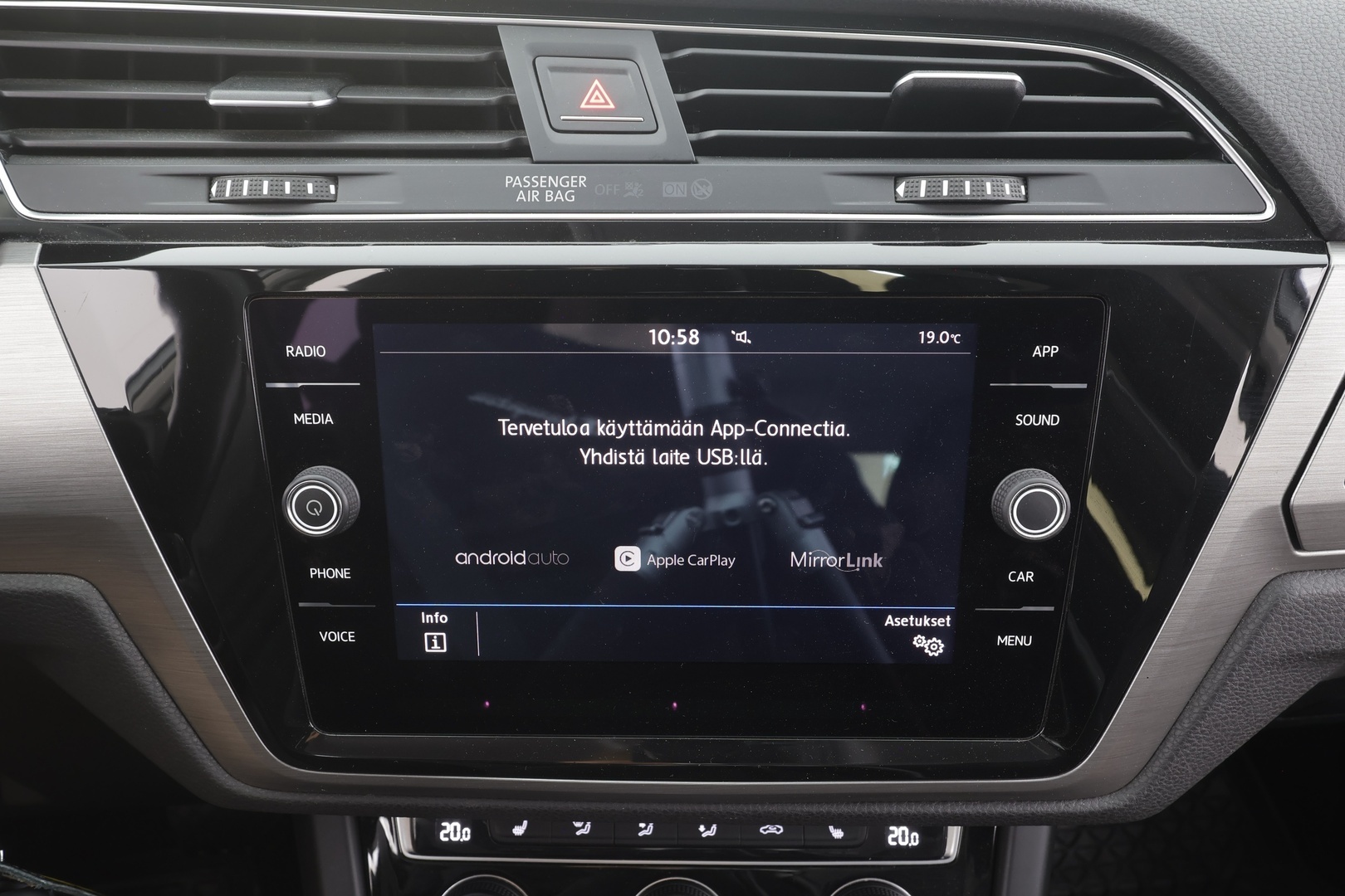 VOLKSWAGEN Touran 2018