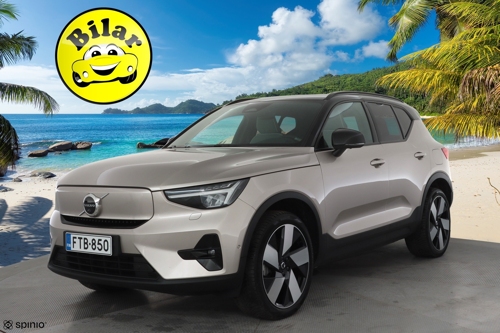 VOLVO XC40 2023