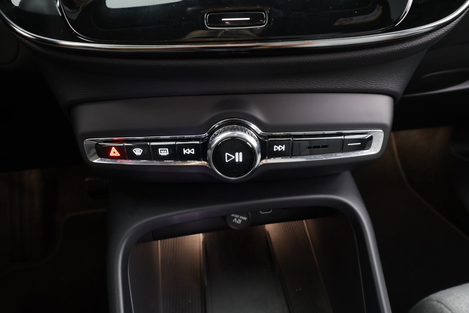 VOLVO XC40 2023