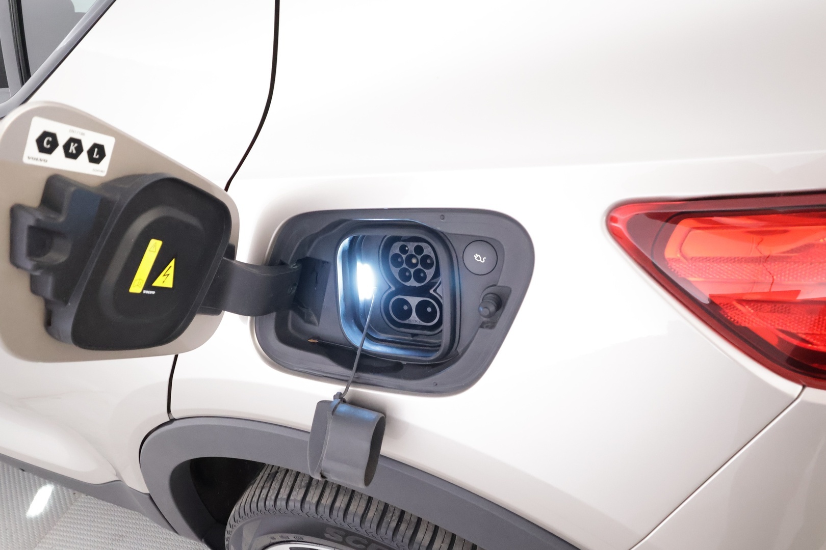 VOLVO XC40 2023
