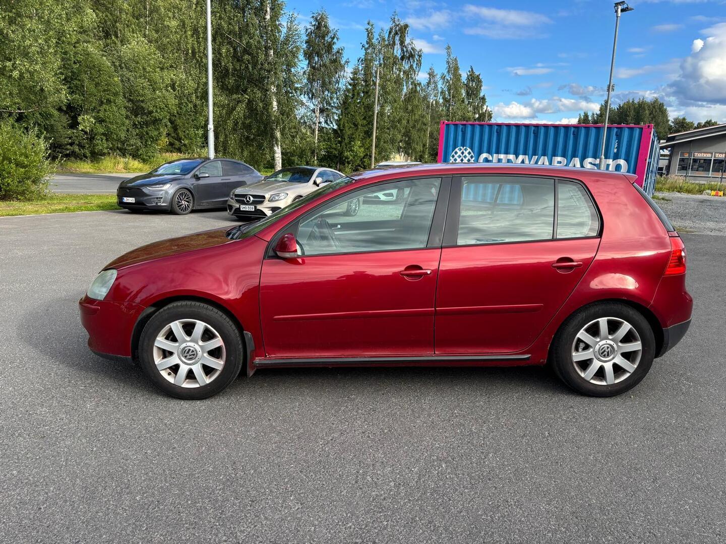 VOLKSWAGEN Golf 2004