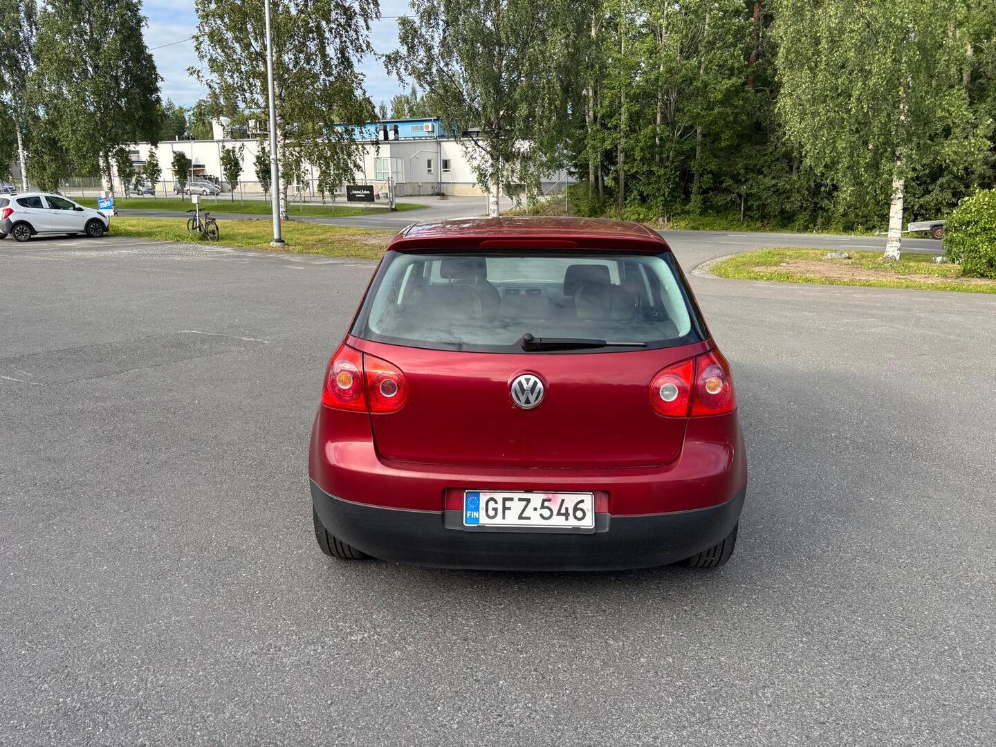 VOLKSWAGEN Golf 2004