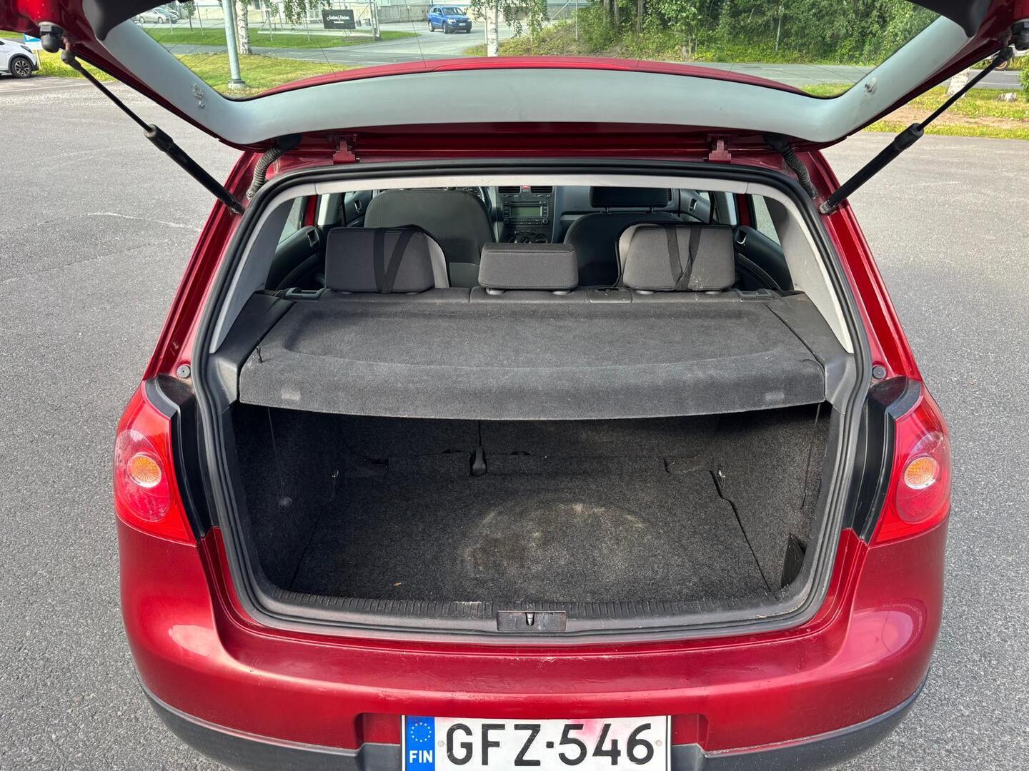 VOLKSWAGEN Golf 2004