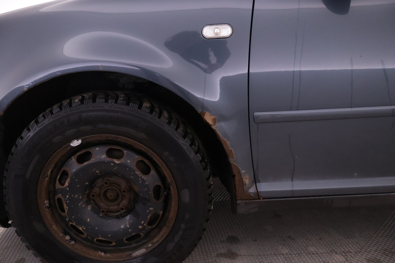 VOLKSWAGEN Golf 2003