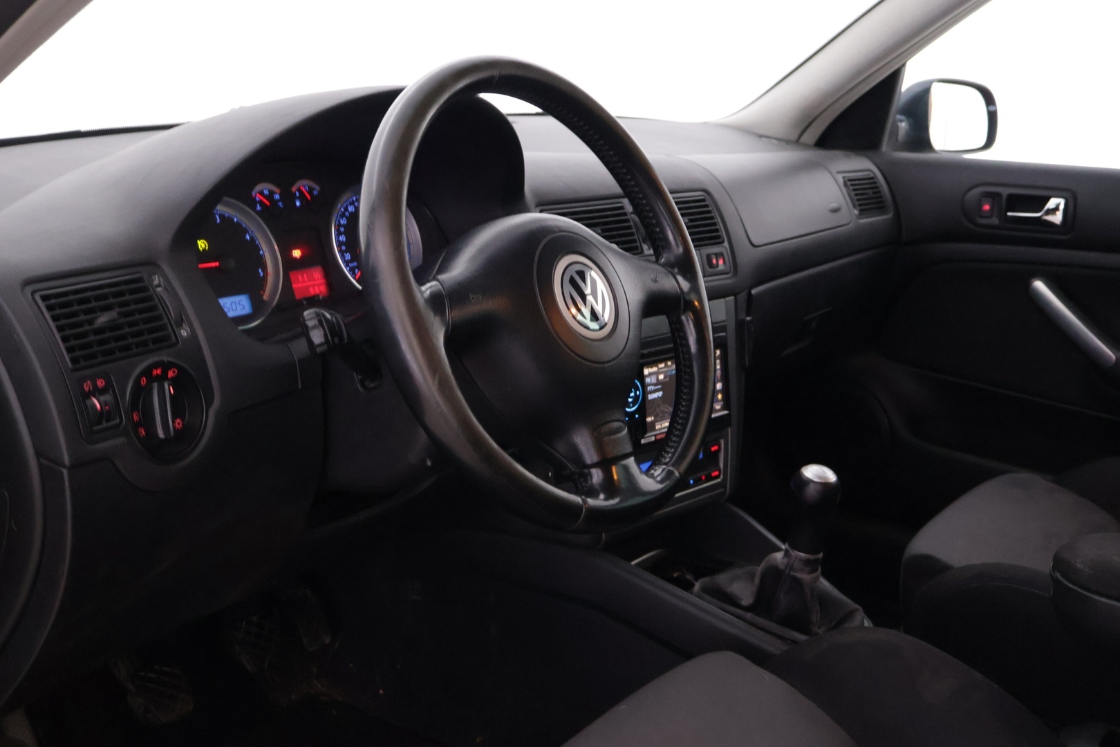 VOLKSWAGEN Golf 2003