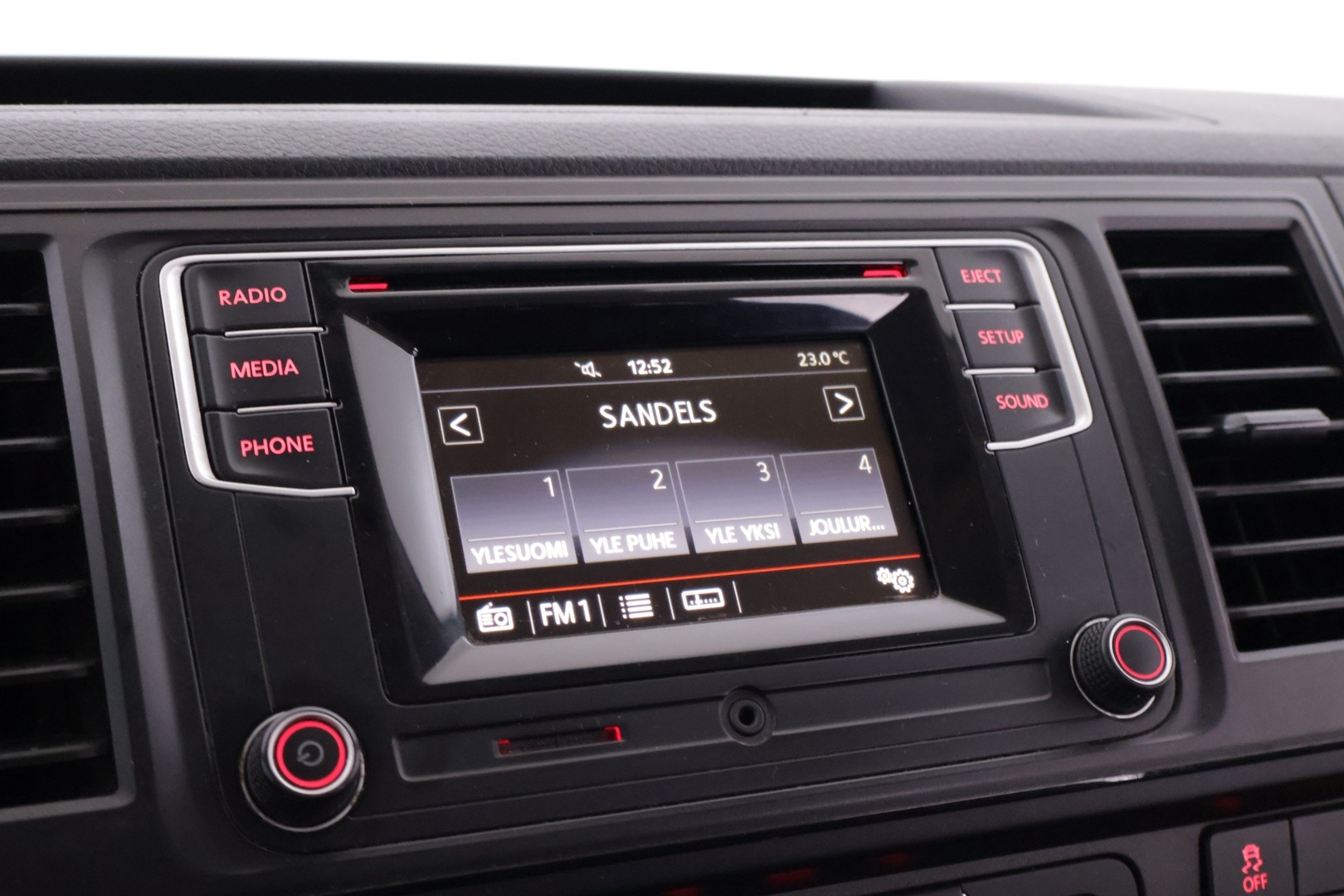 VOLKSWAGEN Caravelle 2016