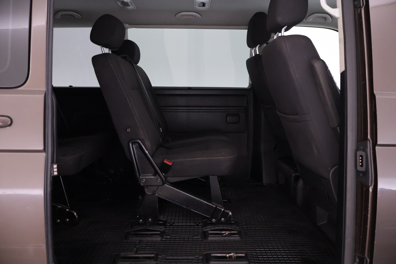 VOLKSWAGEN Caravelle 2016
