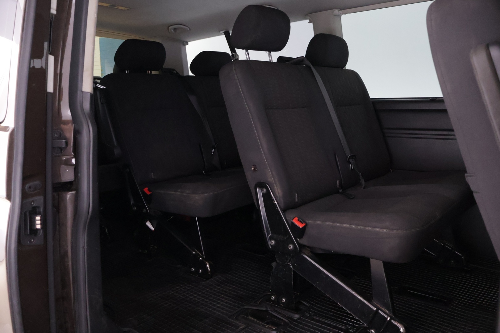 VOLKSWAGEN Caravelle 2016