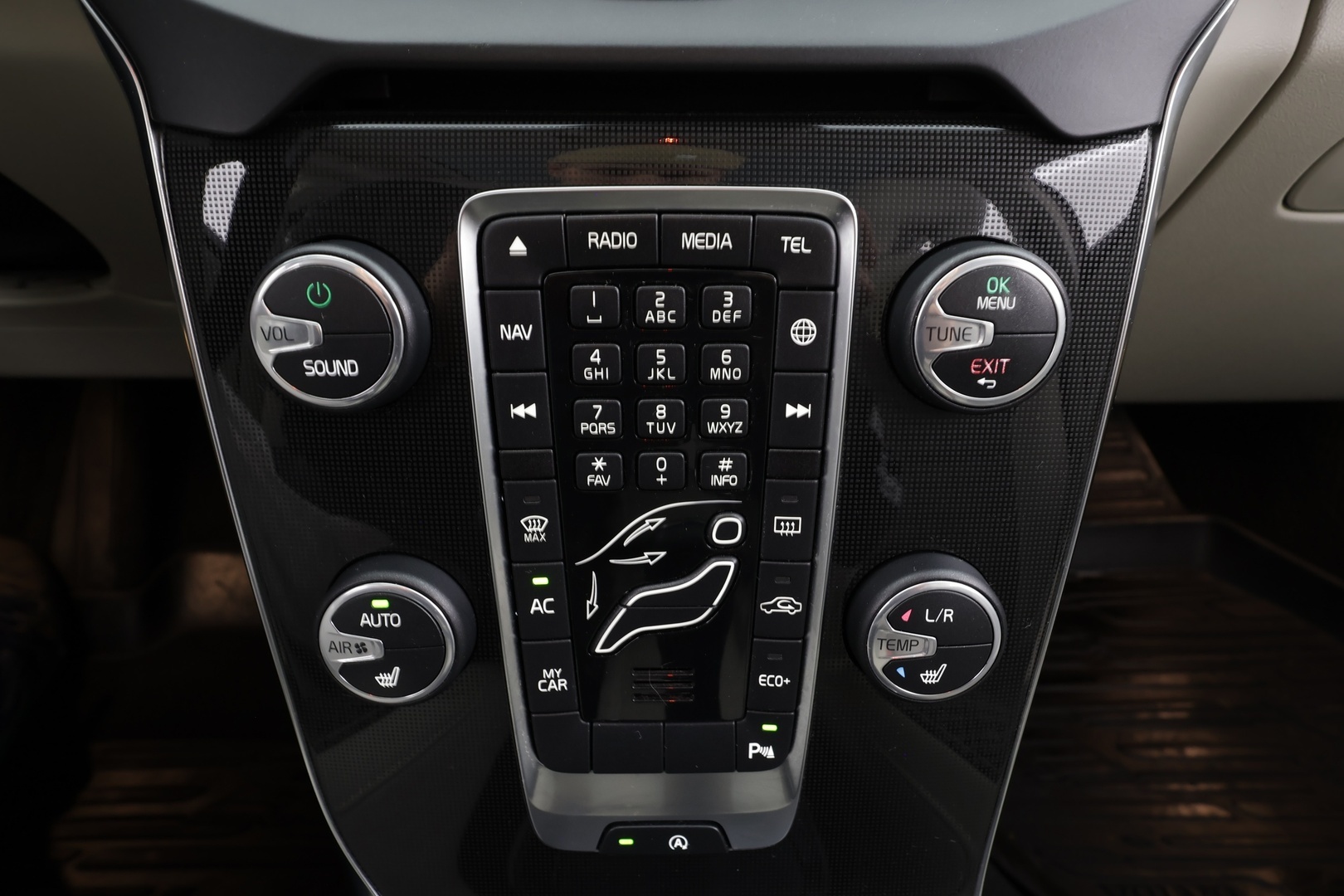 VOLVO V40 Cross Country 2017