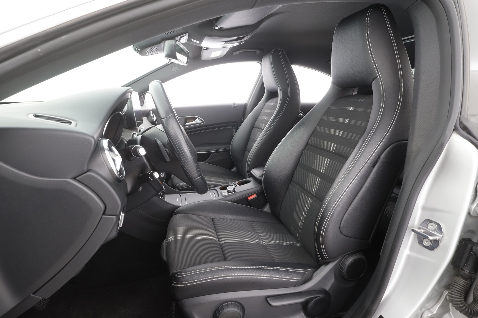 MERCEDES-BENZ CLA 2019
