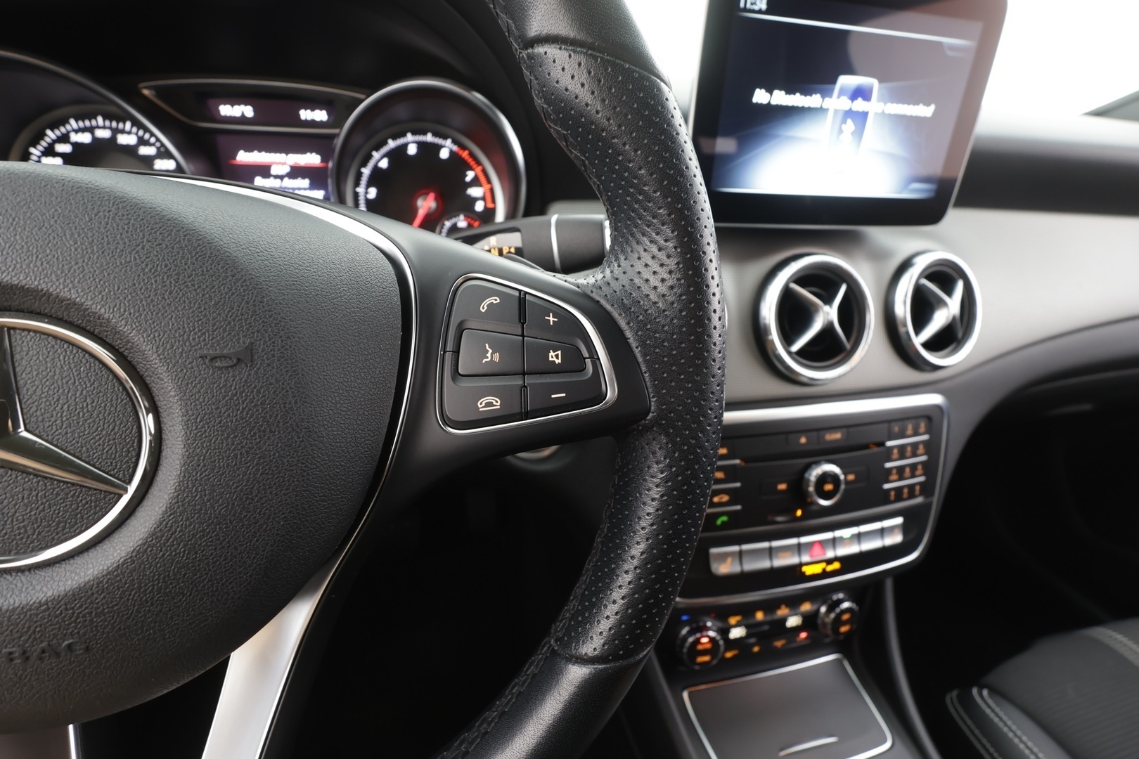 MERCEDES-BENZ CLA 2019