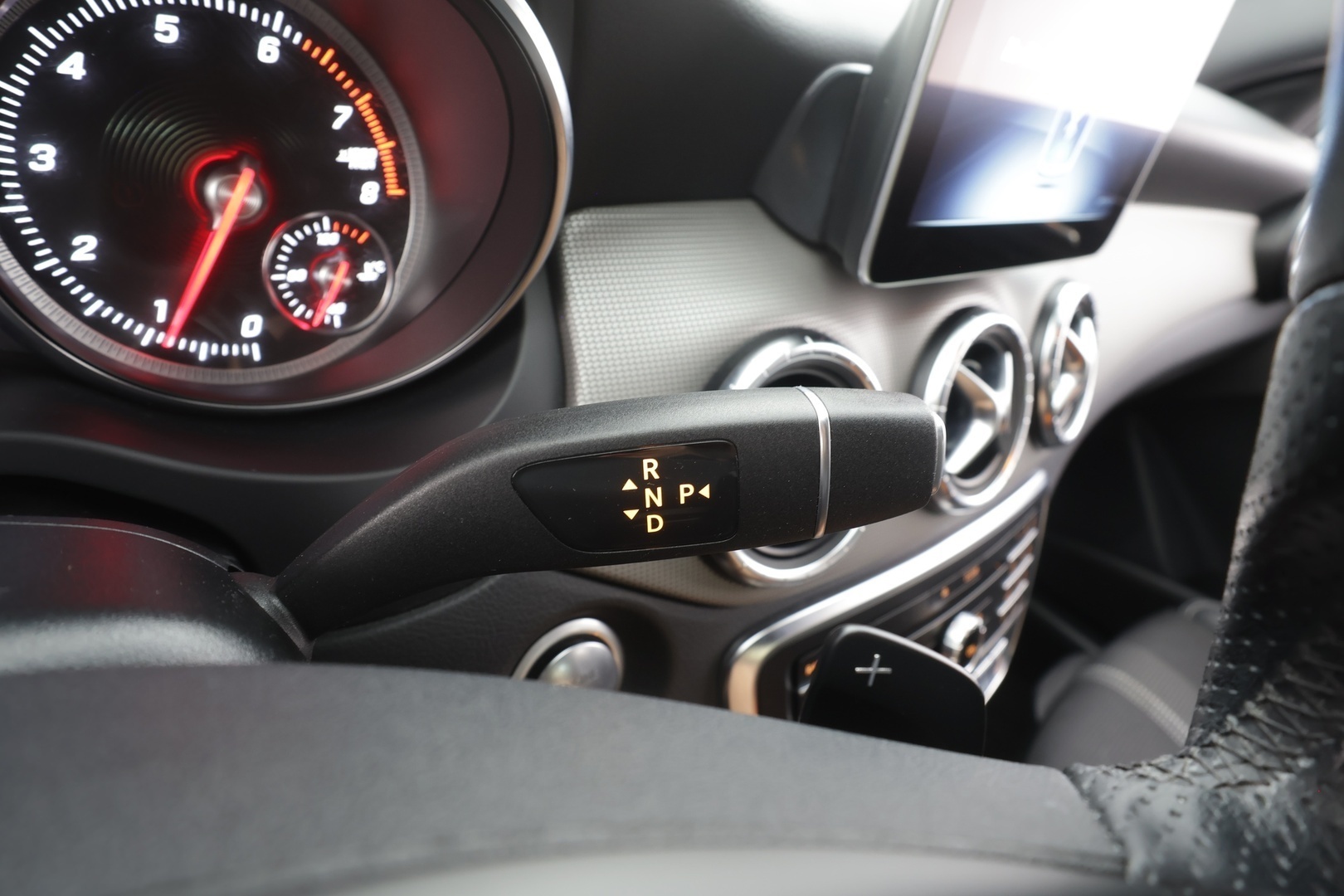 MERCEDES-BENZ CLA 2019