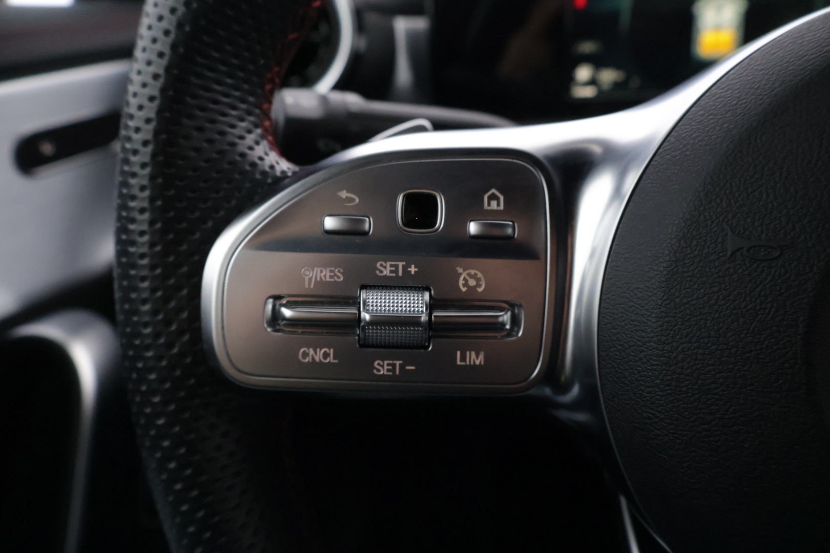 MERCEDES-BENZ CLA 2020